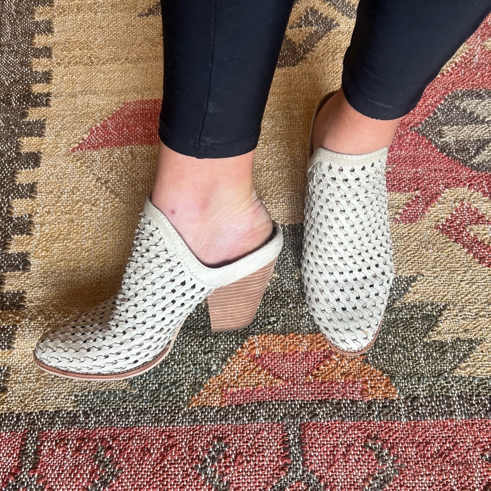 Dolce Vita Leather Shoes